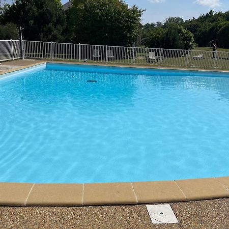 Apartamento Studio Côté piscine Équemauville Exterior foto